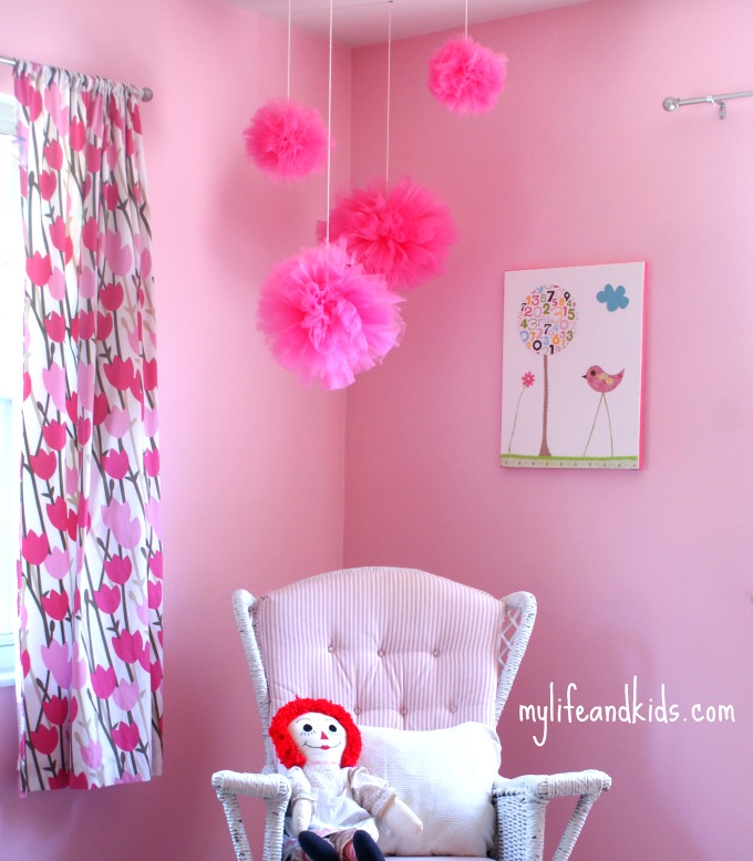 Crafting On A Dime Tulle Pom Poms See Vanessa Craft