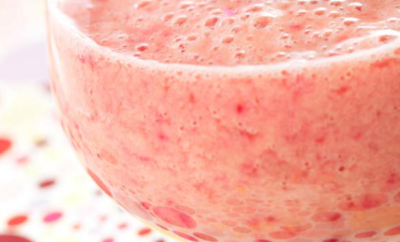 Perfect for breakfast or a snack, this yummy smoothie recipe will razzle dazzle your (and your kid's) taste buds.