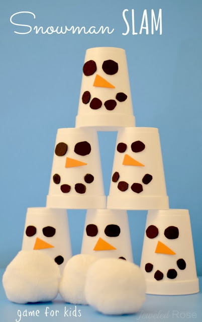 als je op zoek bent naar geweldige spelletjes voor kinderen of een paar winter verveling busters nodig hebt, u en uw familie zullen genieten van deze 30 geweldige Kerst Spelletjes voor kinderen!