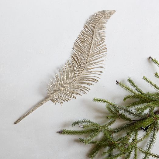 Brighten your home for the holidays with these beautiful Christmas decorations.