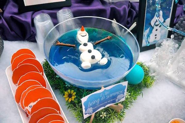 The best decorations, activities, and recipes and for the ultimate Frozen party!