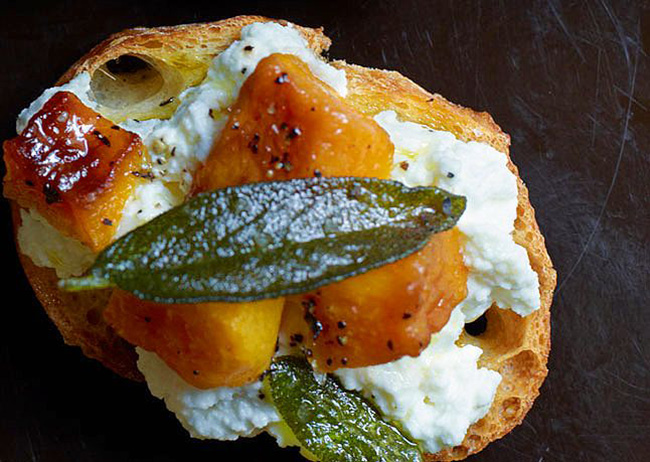 butternut-squash-ricotta-and-sage-crostini-copy