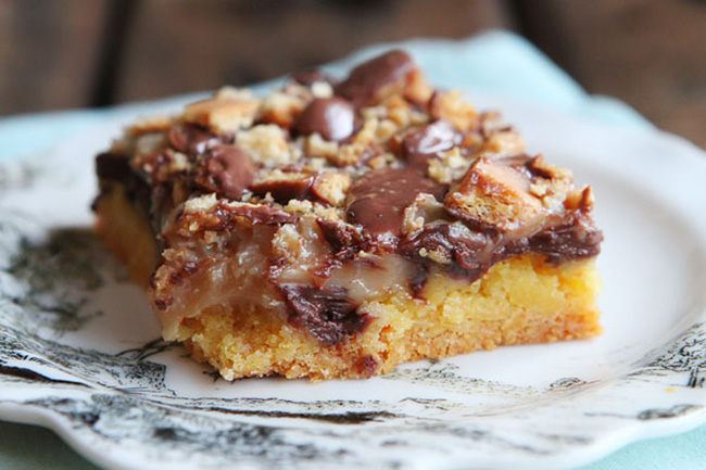 girl-scout-cookie-tagalong-cake-bars-copy