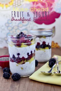 make-ahead-fruit-yogurt-breakfast-parfaits