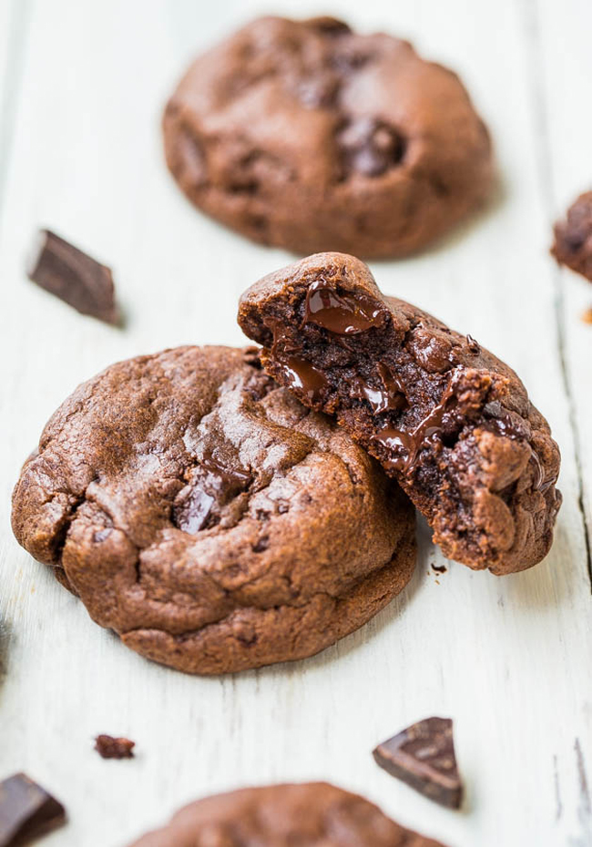 uadruple-chocolate-soft-fudgy-pudding-cookies