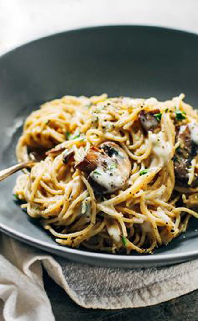 creamy-garlic-herb-mushroom-spaghetti