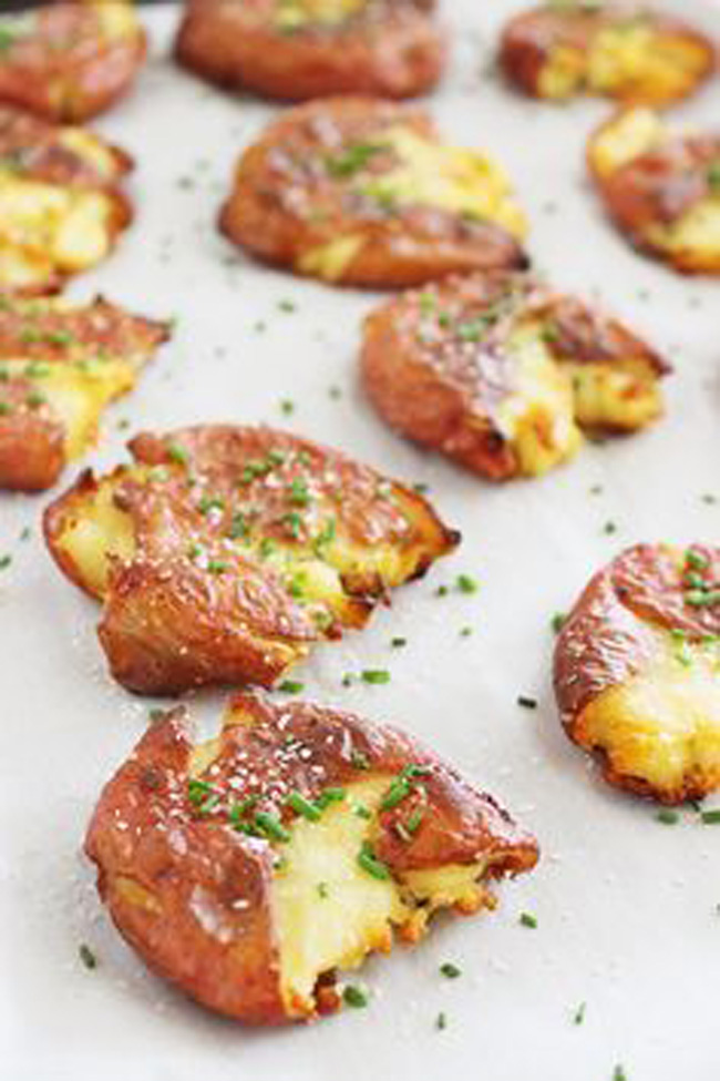 crispy-salt-and-vinegar-smashed-potatoes