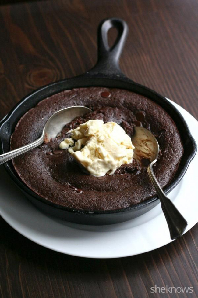 low-carb-gooey-skillet-brownie-for-two-copy