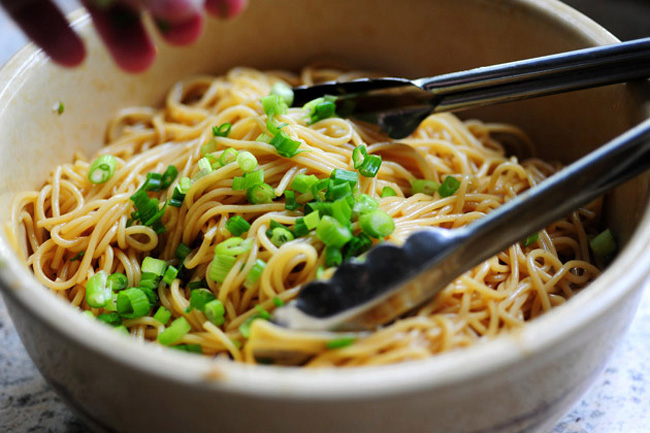 simple-sesame-noodles