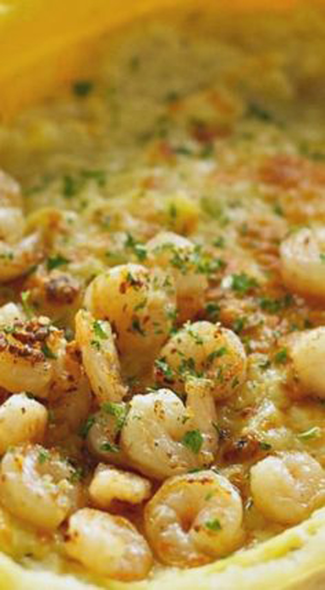 slow-cooker-creamy-basil-pesto-spaghetti-squash-with-garlic-butter-shrimp