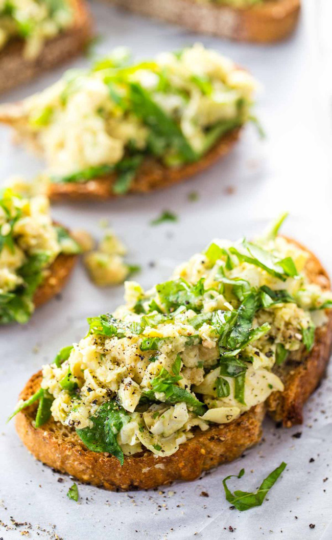 white-bean-artichoke-basil-toast