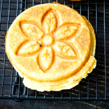 How to Make Cornbread Waffles in your Dash Mini Waffle Maker ...